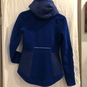 Athleta Verbier zip-up hooded fleece jacket
** $15 minimum order